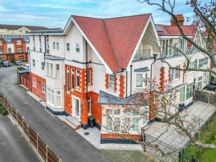 2 Bedroom Apartment For Sale In St Hildas Mews, Imperial Avenue, Westcliff-On-Sea, SS0