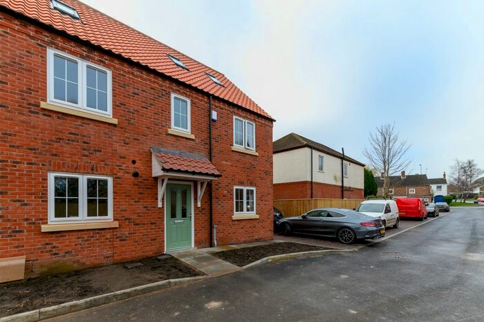 3 Bedroom Flat For Sale In Cullingford Way, Louth, Lincolnshire, LN11