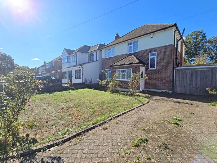 3 Bedroom Detached House For Sale In Anglesmede Crescent, Pinner, HA5