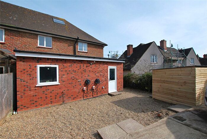 1 Bedroom Property To Rent In Woodside Road, Guildford, Surrey, GU2