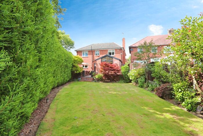 4 Bedroom Detached House For Sale In Meadow Head Drive, Meadow Head, Sheffield, S8