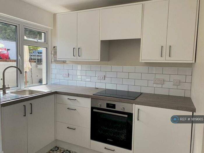 2 Bedroom Flat To Rent In Northam, Bideford, EX39