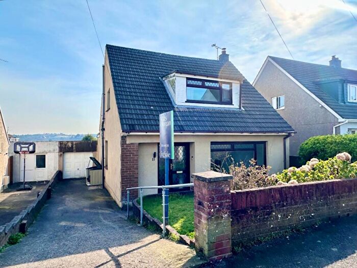3 Bedroom Detached House For Sale In Chantal Avenue, Pen-Y-Fai, Bridgend County Borough, CF31