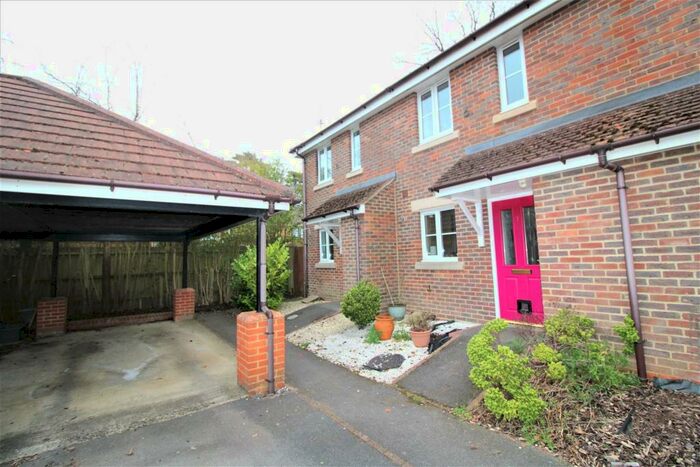 2 Bedroom End Of Terrace House To Rent In Hall Drive, Fleet, GU52
