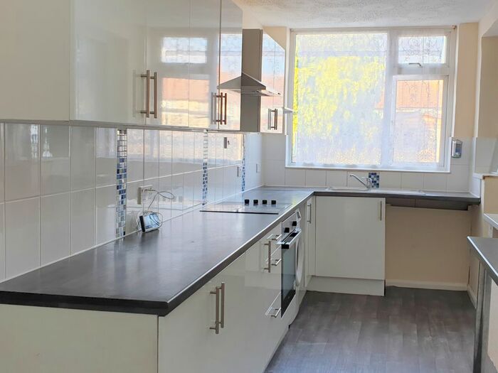 3 Bedroom Terraced House To Rent In Third Avenue, Dagenham, RM10