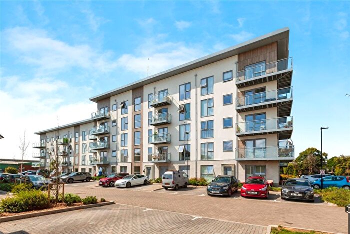 2 Bedroom Flat For Sale In Kingston Close, Maidenhead, Berkshire, SL6