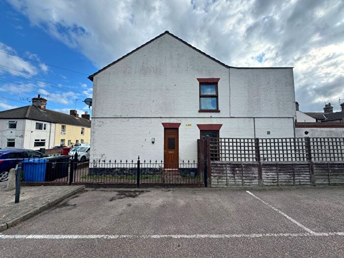 3 Bedroom End Terrace House For Sale In Trafalgar Street, Lowestoft, NR32