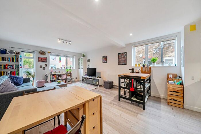 2 Bedroom Flat For Sale In Graham Road, London, SW19