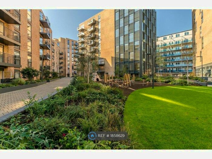 2 Bedroom Flat To Rent In Lyon Road, Harrow, HA1