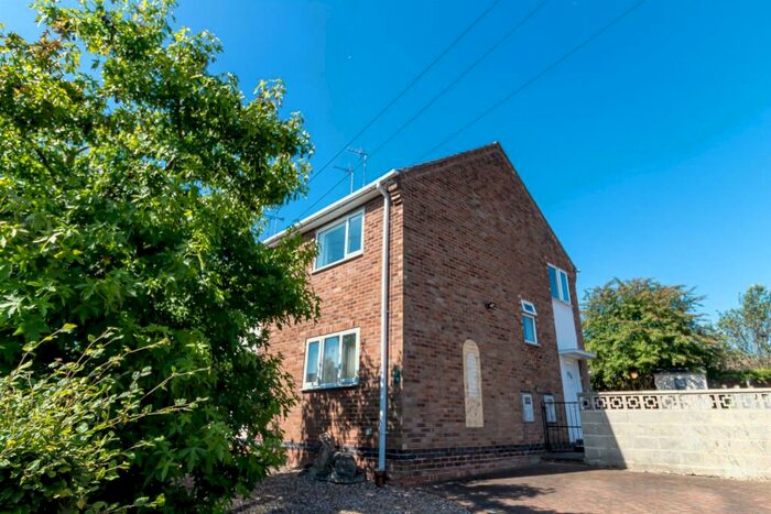 2 Bedroom Maisonette To Rent In Cromwell Crescent, Lambley, Nottingham, NG4