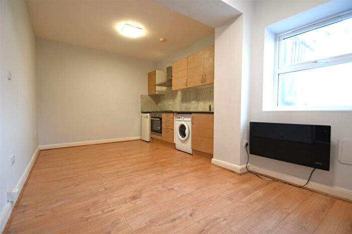 1 Bedroom Flat To Rent In Marion Crescent, Orpington, BR5