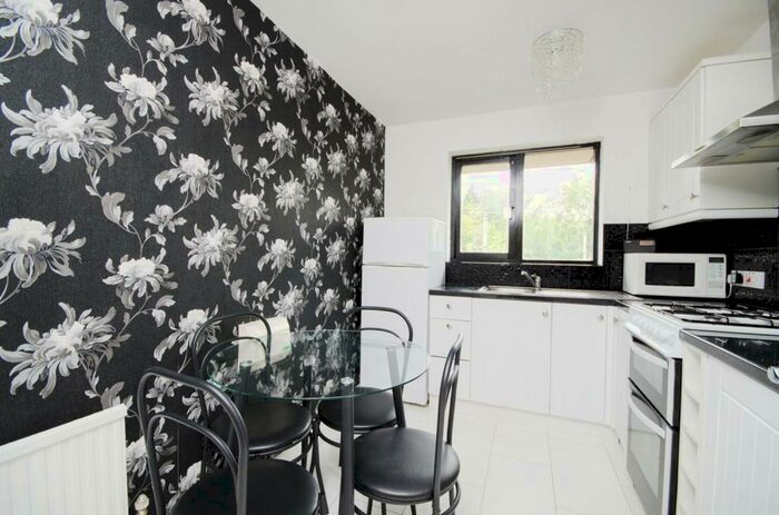 Studio To Rent In Brassey Road, West Hampstead, London, NW6