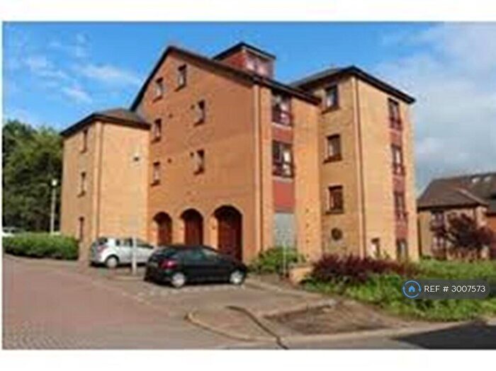 3 Bedroom Maisonette To Rent In Beechwood Road, Glasgow, G67