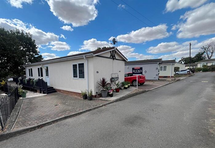 2 Bedroom Park Home For Sale In Chalk Hill Lane, Great Blakenham, Ipswich, IP6