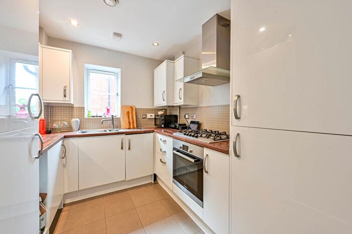 2 Bedroom Flat For Sale In Boundary View, Guildford, GU1