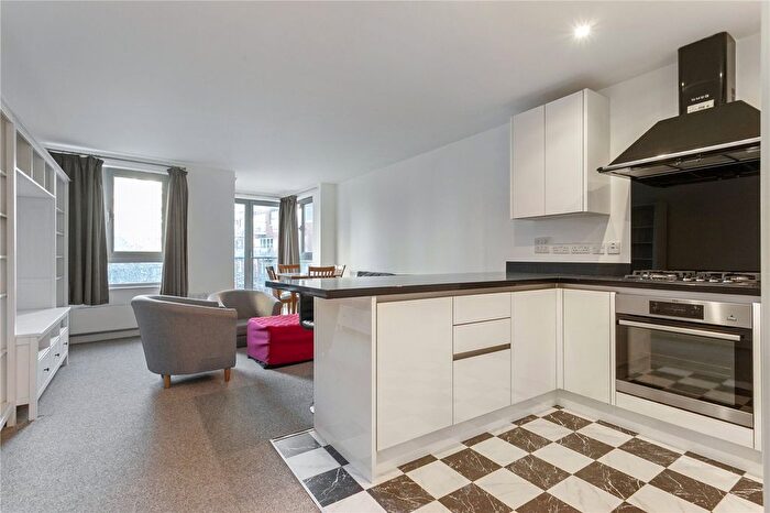 2 Bedroom Flat To Rent In Buckler Court, Eden Grove, London, N7