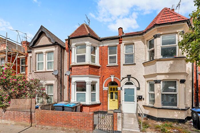 1 Bedroom Flat For Sale In Chapter Road, London, NW2
