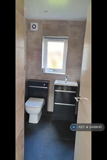 2 Bedroom Flat To Rent In Burnham, Slough, SL1