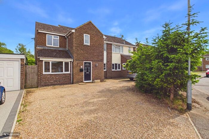 4 Bedroom Semi-Detached House For Sale In Hayling Avenue, Little Paxton, St. Neots, Cambridgeshire, PE19