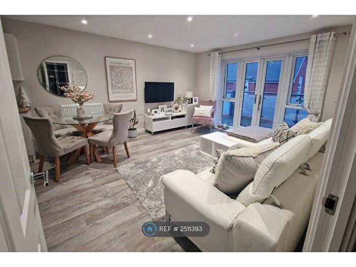 2 Bedroom Flat To Rent In Aylesbury, Aylesbury, HP20