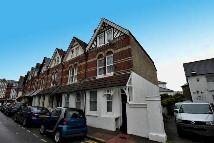 3 Bedroom Flat To Rent In Hyde Road, Eastbourne, BN21