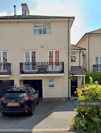 4 Bedroom Semi-Detached House To Rent In Rochester, Rochester, ME1