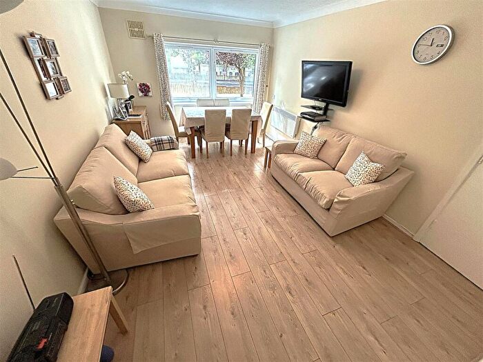 1 Bedroom Retirement Property For Sale In Andorra Court, Widmore Road, Bromley, BR1