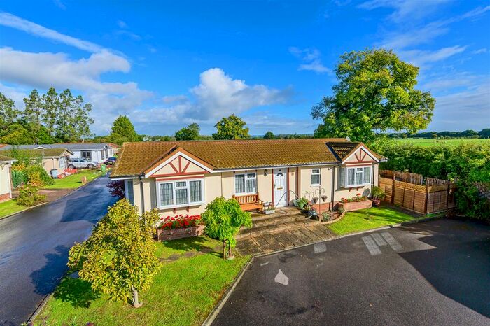 2 Bedroom Park Home For Sale In Shenley Park, Shenley Corner, Headcorn, Ashford, TN27
