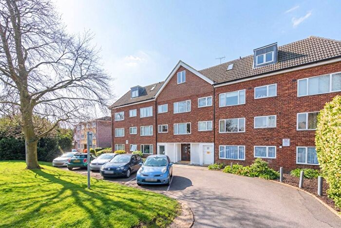 1 Bedroom Flat For Sale In Gainsborough Road, Woodside Park, London, N12