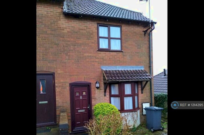 1 Bedroom End Of Terrace House To Rent In Lawsone Rise, High Wycombe, HP13