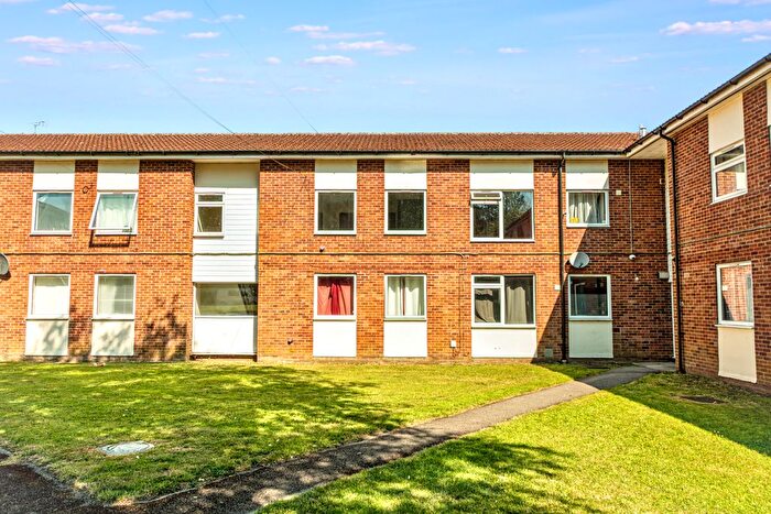2 Bedroom Flat For Sale In Waiblingen Way, Devizes, SN10