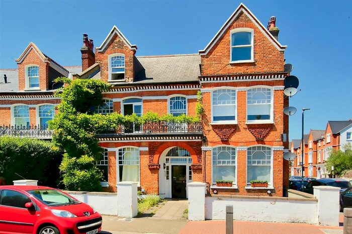 2 Bedroom Flat To Rent In Elmbourne Road, London, SW17