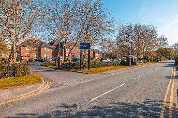 2 Bedroom Apartment For Sale In Hinderton Road, Neston, CH64