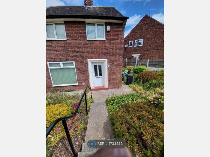 2 Bedroom Semi-Detached House To Rent In Town Street, Leeds, LS10