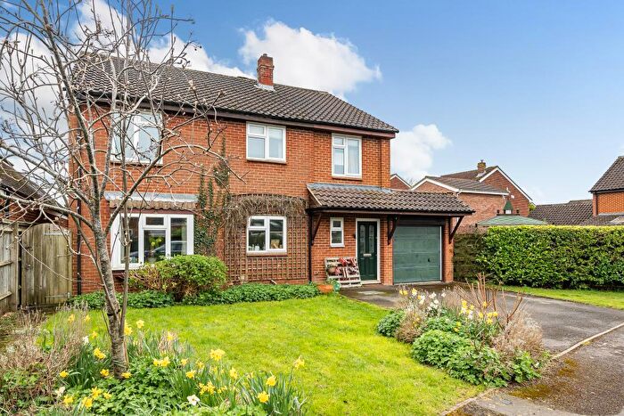 4 Bedroom Detached House To Rent In Mill Road, Oakley, HP18