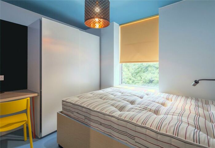 2 Bedroom Apartment To Rent In Newsome Road, Huddersfield, HD4