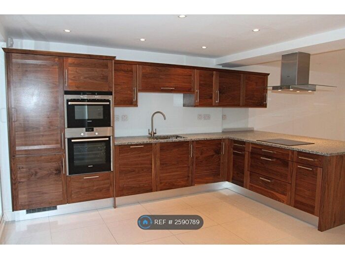 4 Bedroom Terraced House To Rent In Whateley Rd, Dulwich, Peckham, Camberwell, Herne Hill, Brixton, SE22
