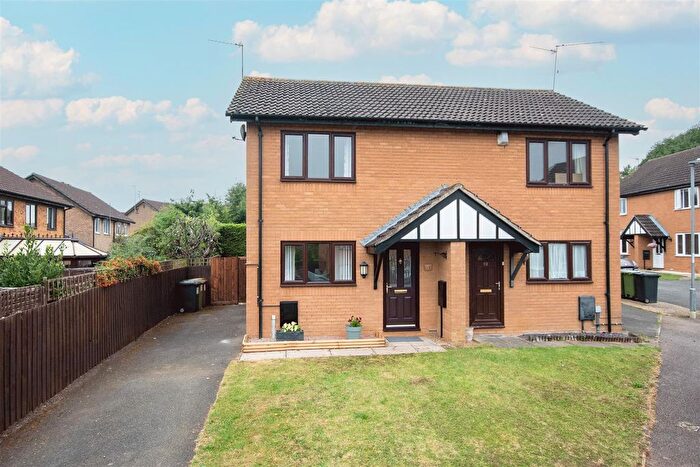 2 Bedroom Semi-Detached House To Rent In Chatsworth Drive, Wellingborough, NN8