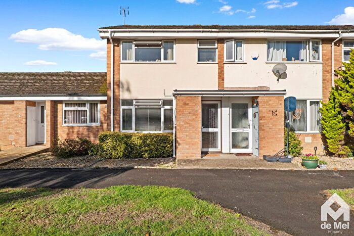 3 Bedroom Terraced House For Sale In Oldacre Drive, Bishops Cleeve, GL52