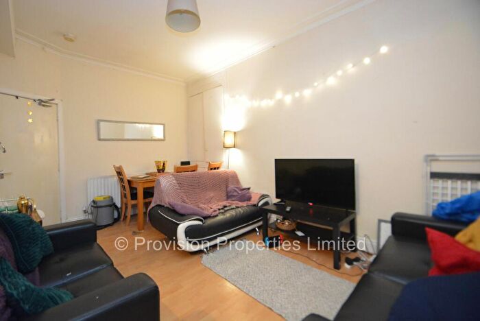 5 Bedroom Terraced House To Rent In Walmsley Road, Hyde Park, Leeds, LS6