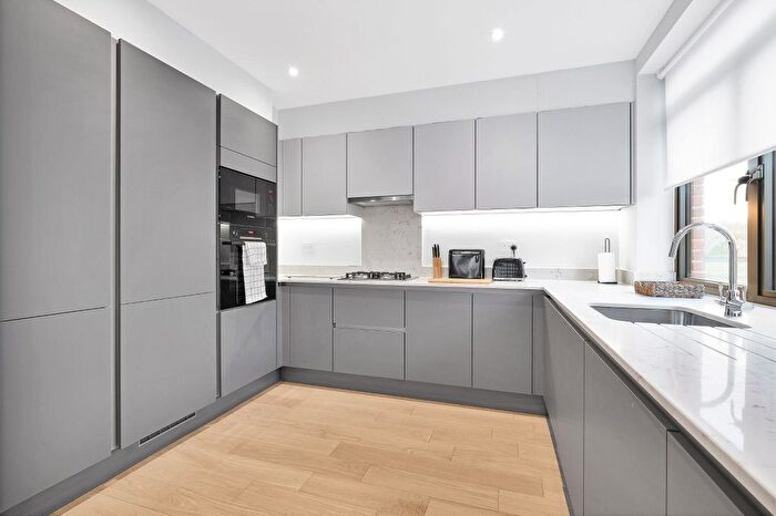 1 Bedroom Flat To Rent In Essoldo Close, Harrow, HA3