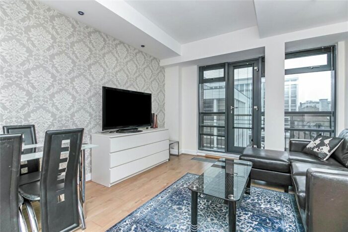 2 Bedroom Apartment To Rent In City Road, London, EC1Y