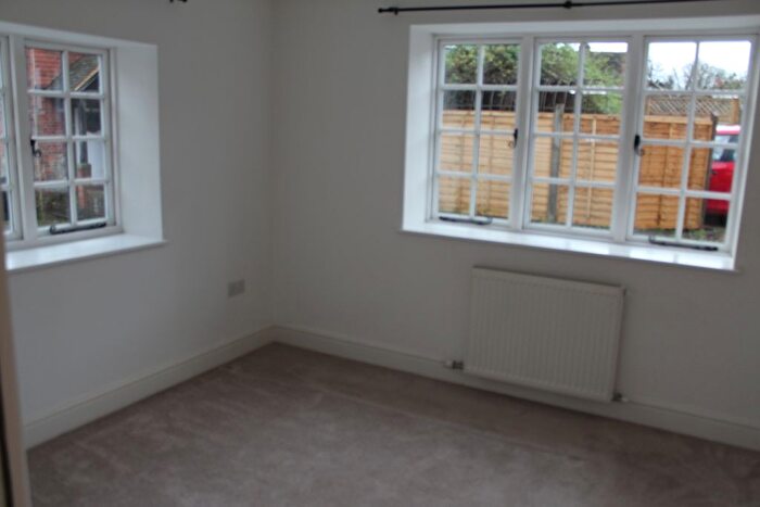 1 Bedroom Flat To Rent In Petworth Road, Witley, GU8