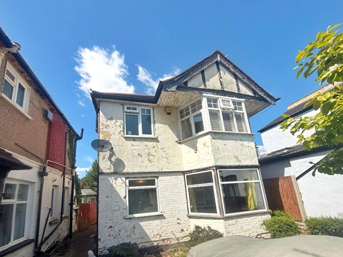2 Bedroom Maisonette To Rent In Vaughan Road, Harrow, Middlesex, HA1