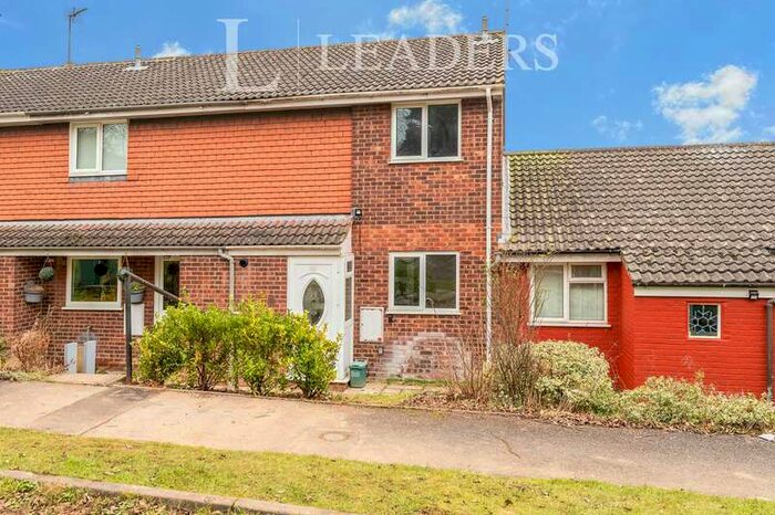3 Bedroom End Of Terrace House To Rent In Meadow Gardens, Buckingham, MK18