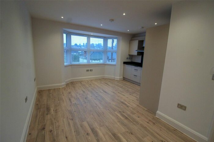 1 Bedroom Flat To Rent In Flat Tawney Court, Bosworth Road, Barnet, Herts, EN5