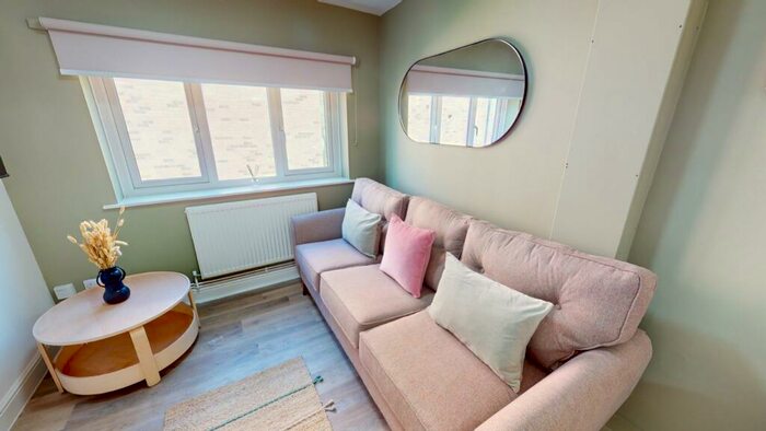 3 Bedroom Flat To Rent In C, Elm House, Cranmer Street, NG3