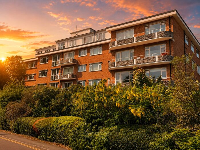 2 Bedroom Apartment For Sale In Crescent Court, Chine Crescent, Bournemouth, BH2