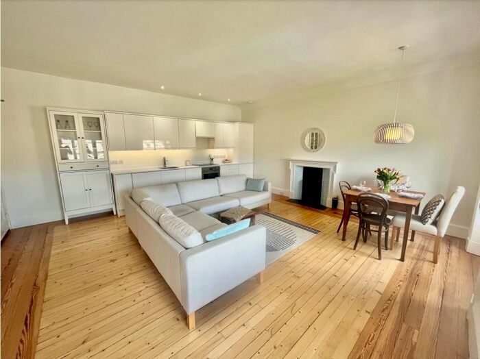 3 Bedroom Flat To Rent In Rothesay Place, West End, Edinburgh, EH3