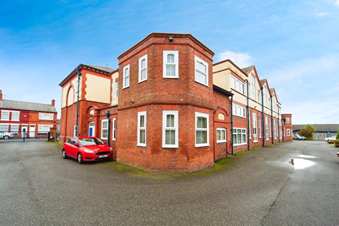 2 Bedroom Apartment For Sale In Cambridge Road, Ellesmere Port, CH65